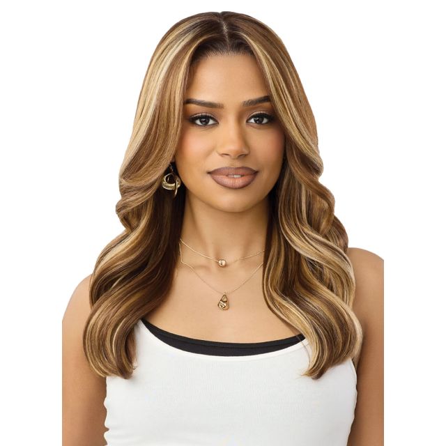 Outre Perfect Hairline 13X6 OnVybes 15 Glueless Lace Wig 20"